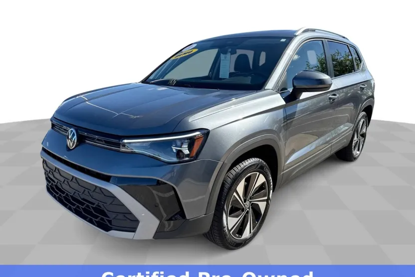 2025 Volkswagen Taos SE photo 1