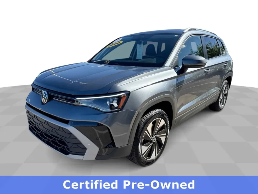 2025 Volkswagen Taos SE photo 1