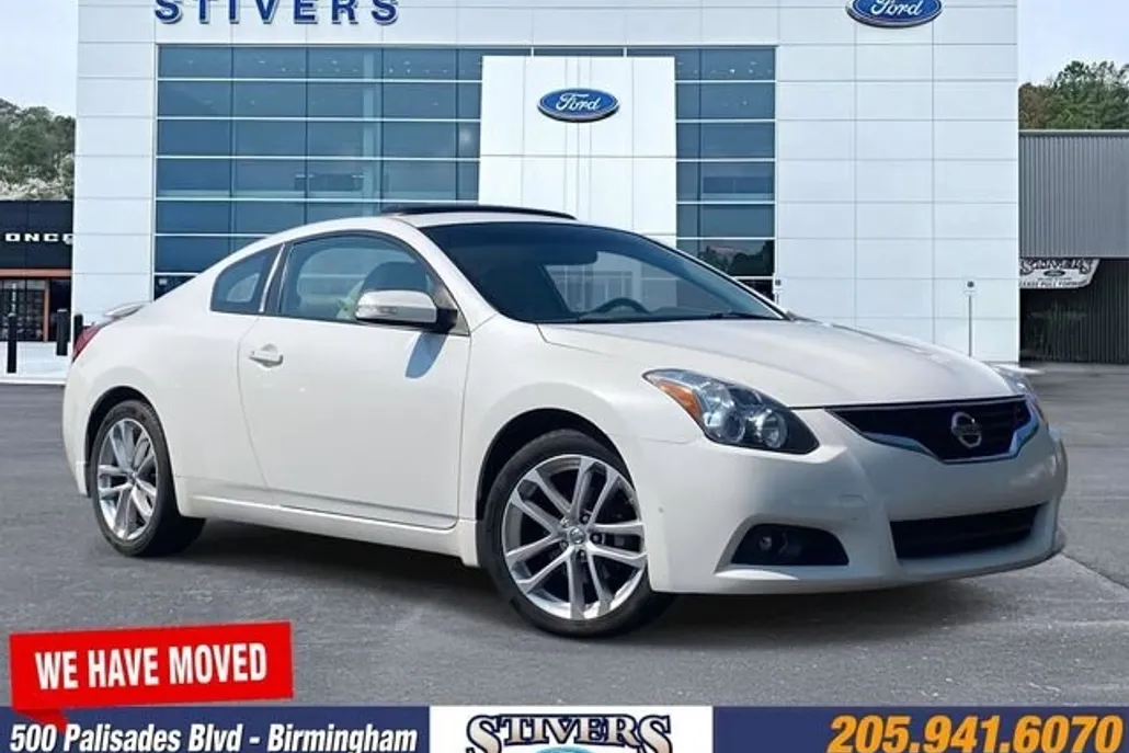 2012 Nissan Altima 3.5 SR photo 1
