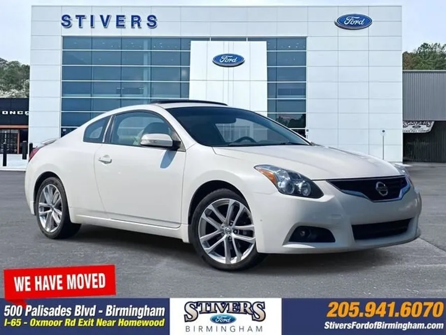 2012 Nissan Altima 3.5 SR photo 1