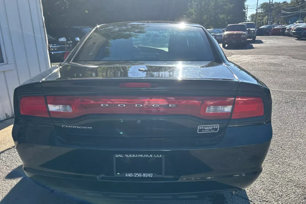 2014 Dodge Charger photo 1