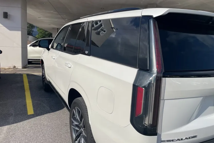 2023 Cadillac Escalade Sport Platinum photo 1