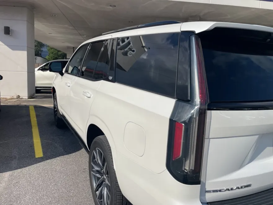 2023 Cadillac Escalade Sport Platinum photo 1