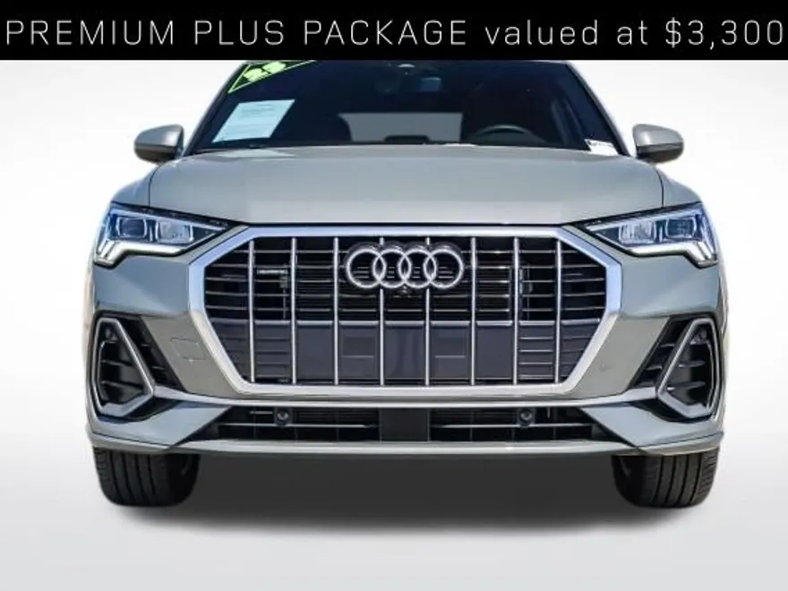 2023 Audi Q3 S line Premium Plus photo 1