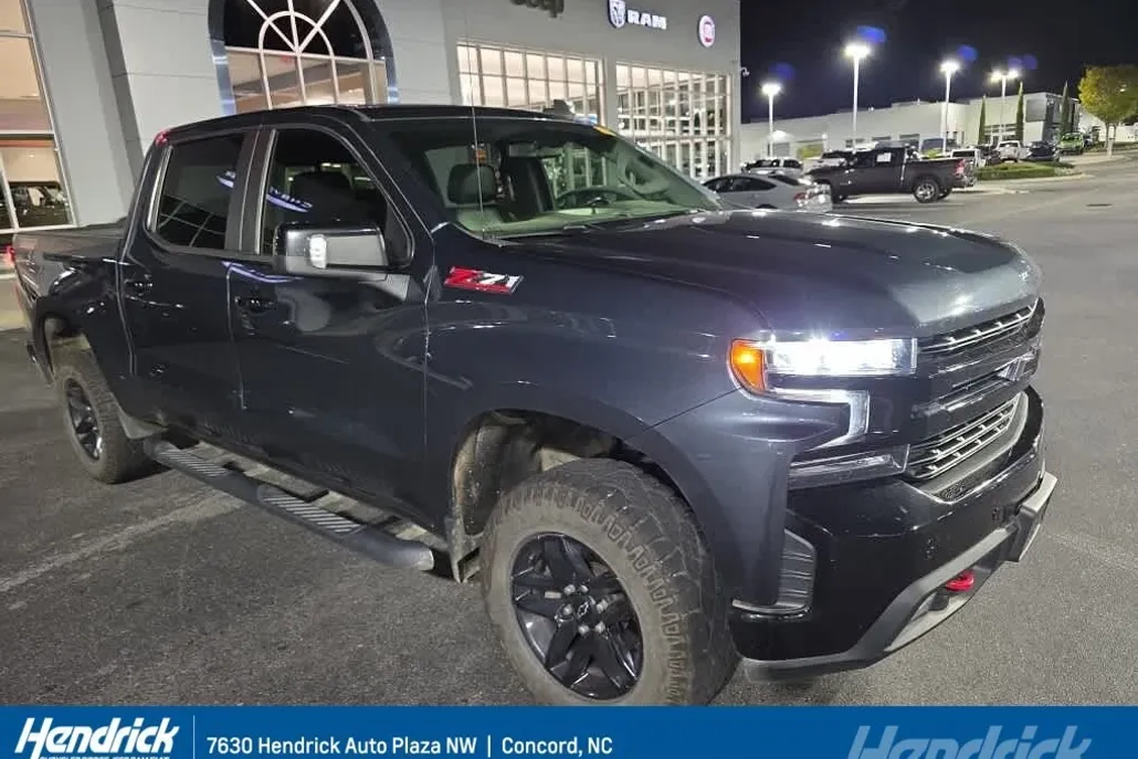 2021 Chevrolet Silverado Trail Boss LT photo 1