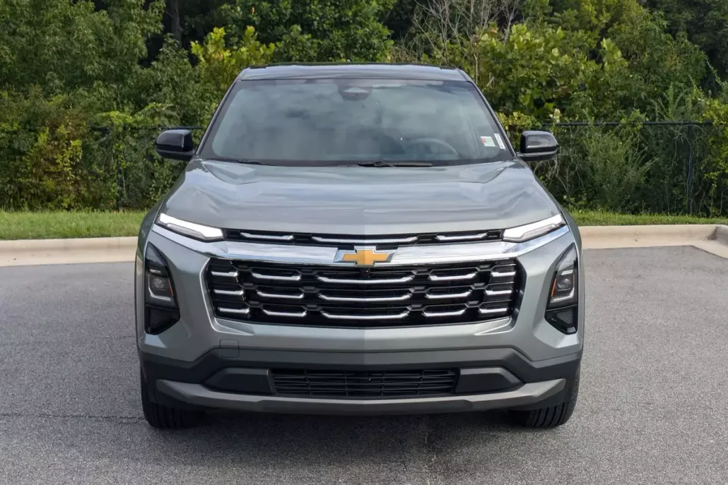 2025 Chevrolet Equinox LT photo 1