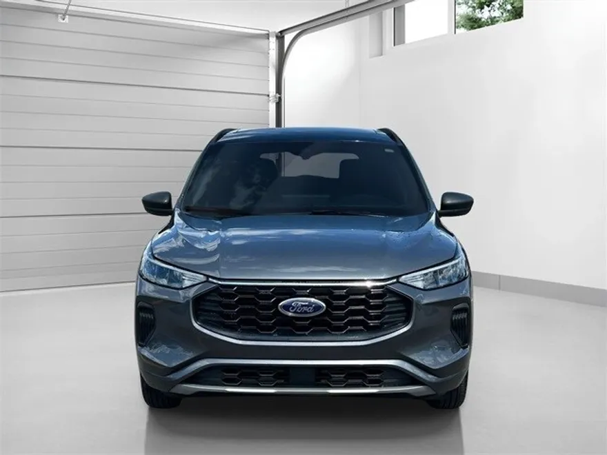 2023 Ford Escape ST-Line photo 1