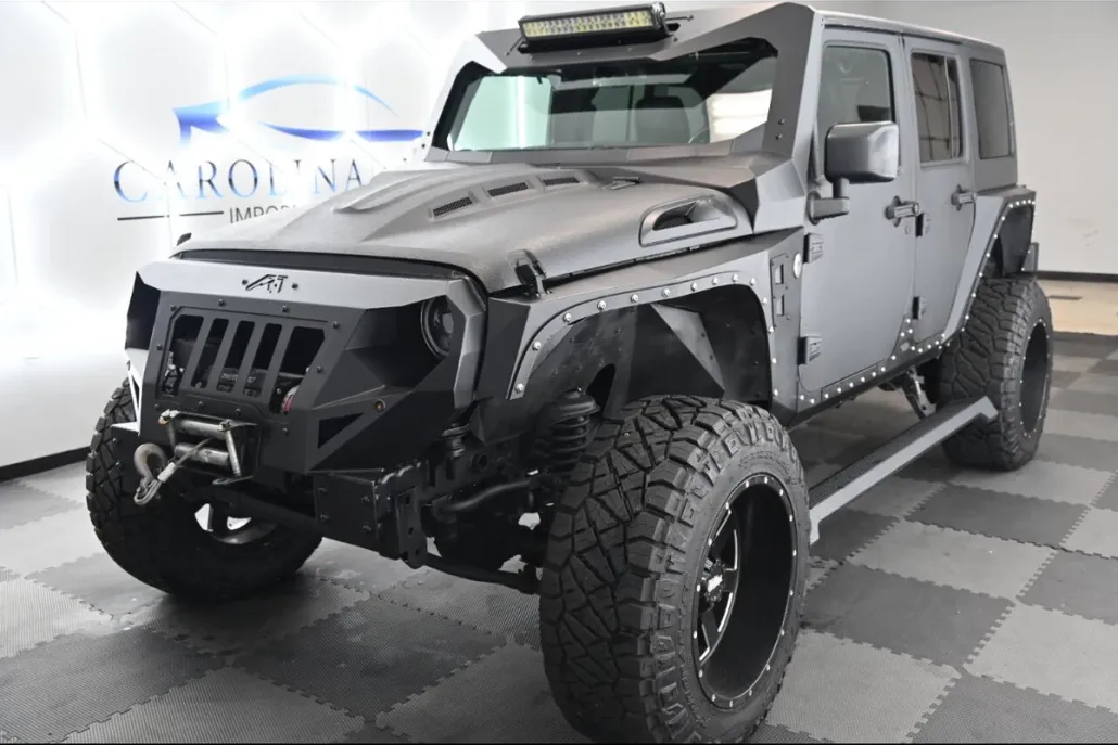 2016 Jeep Wrangler Unlimited Sahara photo 1
