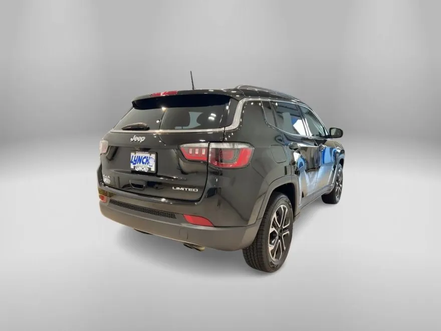 2022 Jeep Compass Limited photo 1