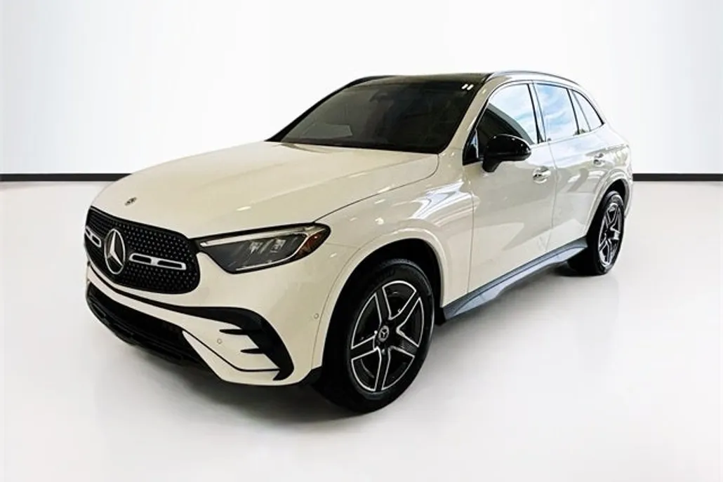 2026 Mercedes Benz GLC 300 4MATIC photo 1