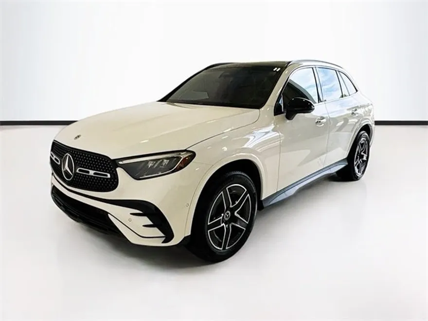 2026 Mercedes Benz GLC 300 4MATIC photo 1