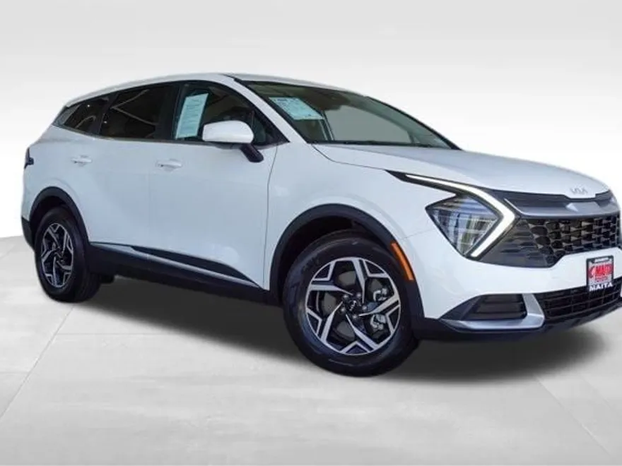 2024 Kia Sportage LX photo 1