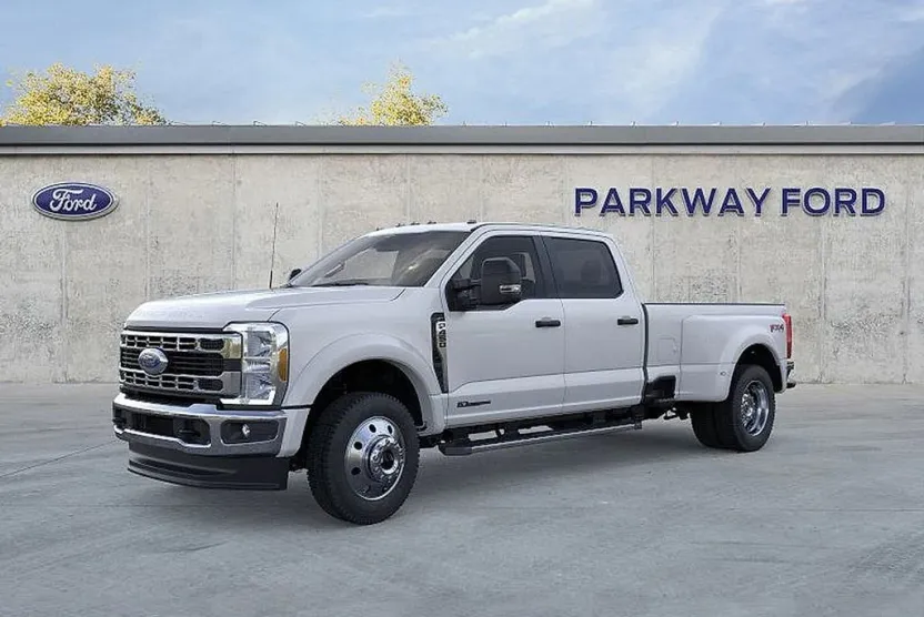 2026 Ford F-450 XLT photo 1