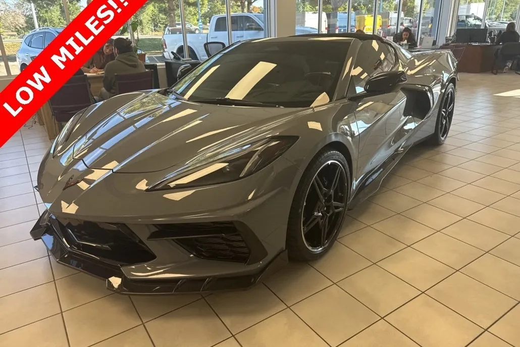 2024 Chevrolet Corvette Stingray 1LT photo 1