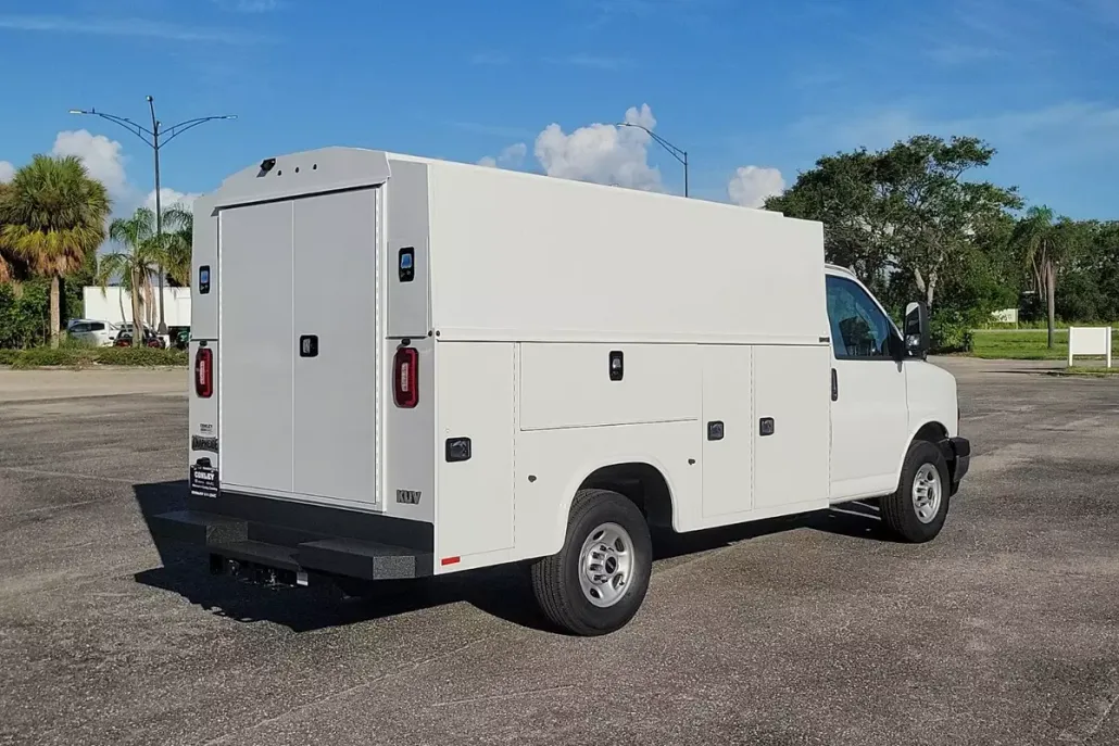 2025 Gmc Savana Cutaway 3500 photo 1