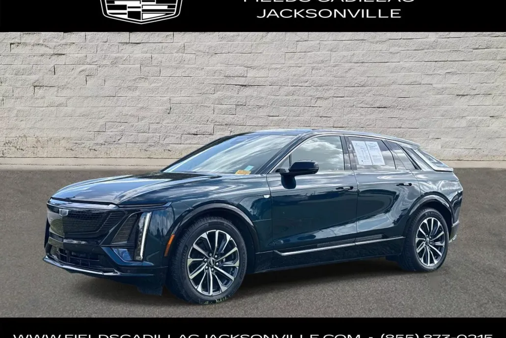 2024 Cadillac Lyriq Sport photo 1