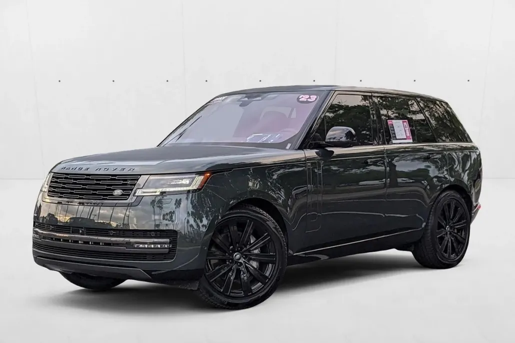 2023 Land Rover Range Rover SE photo 1
