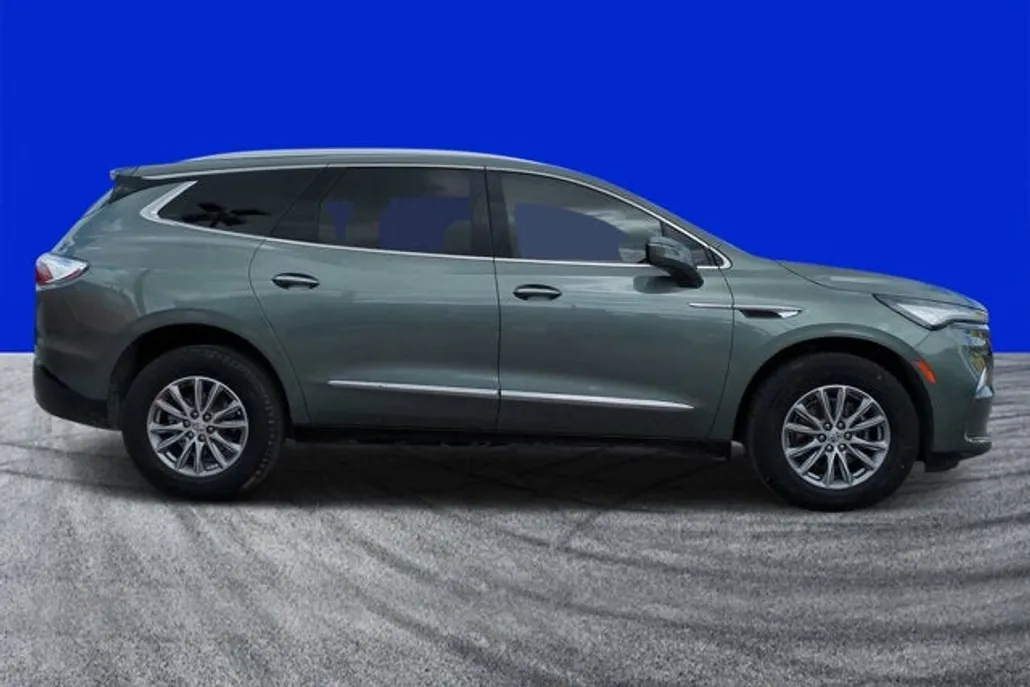 2023 Buick Enclave Essence photo 1