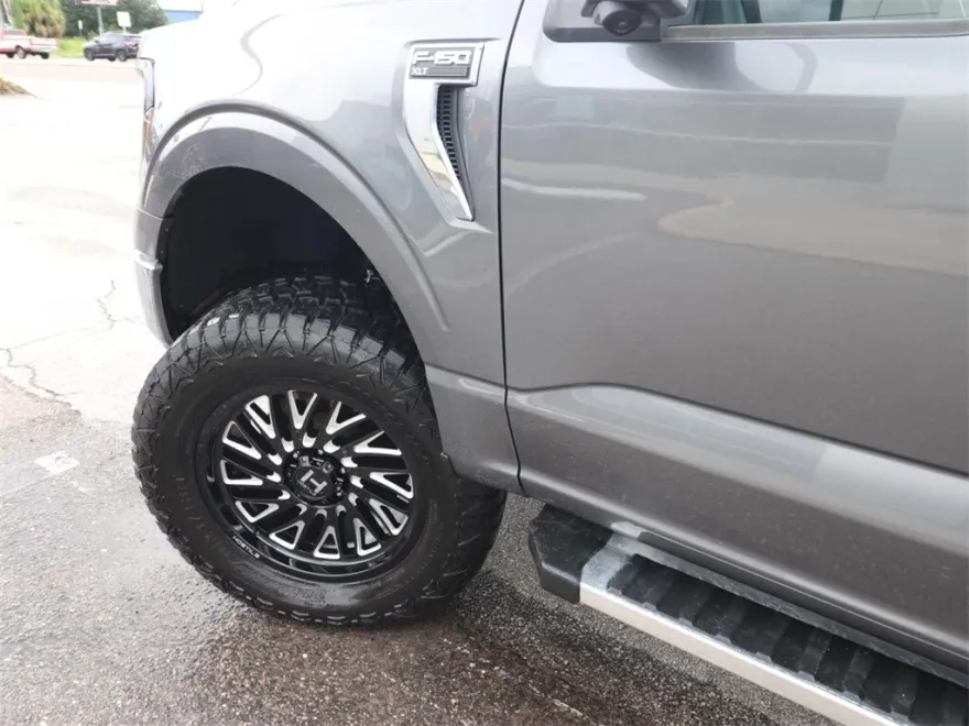 2024 Ford F-150 XLT photo 1