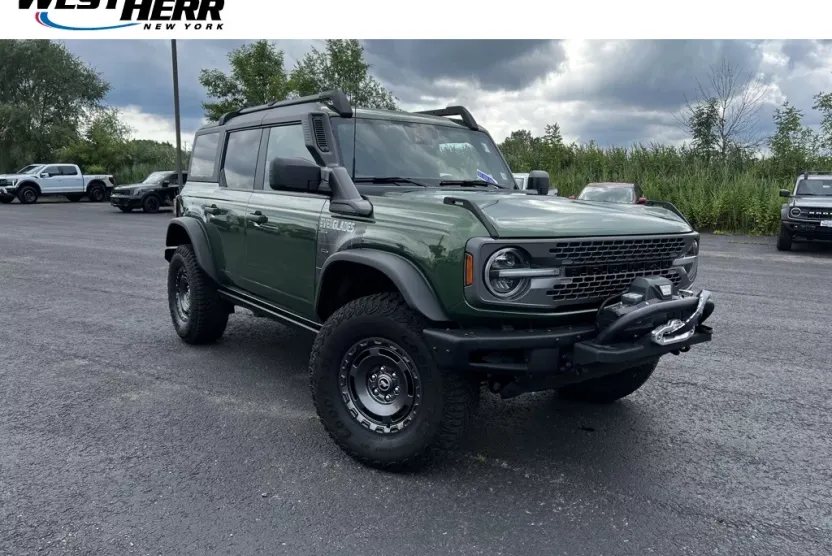 2024 Ford Bronco Everglades photo 1