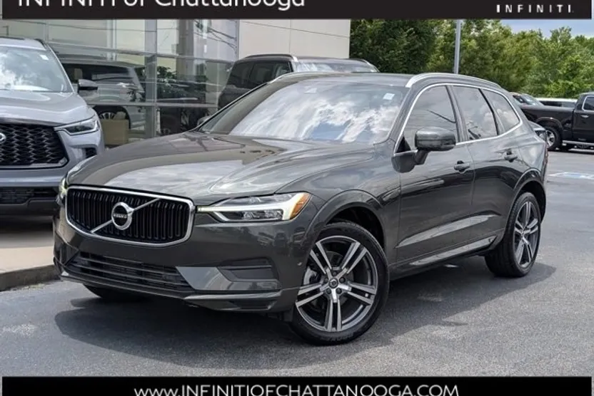 2019 Volvo XC60 T5 Momentum photo 1