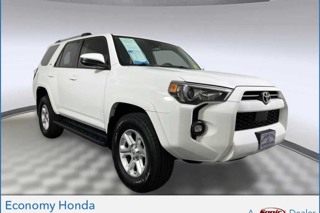 2021 Toyota 4Runner SR5 photo 1