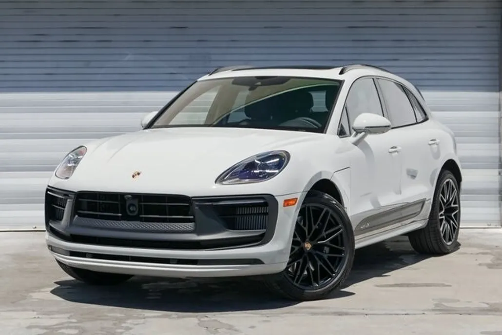 2025 Porsche Macan GTS photo 1