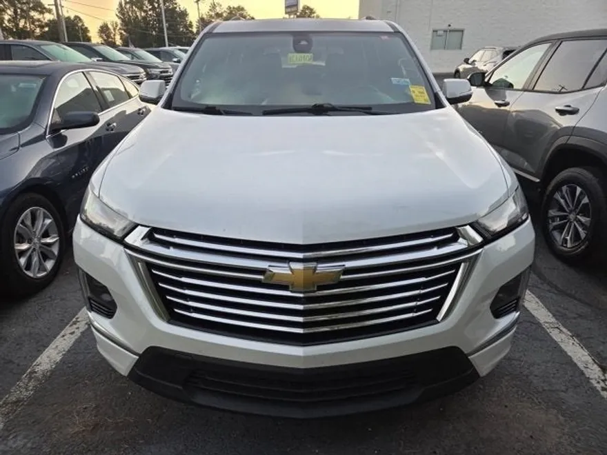 2023 Chevrolet Traverse Premier photo 1