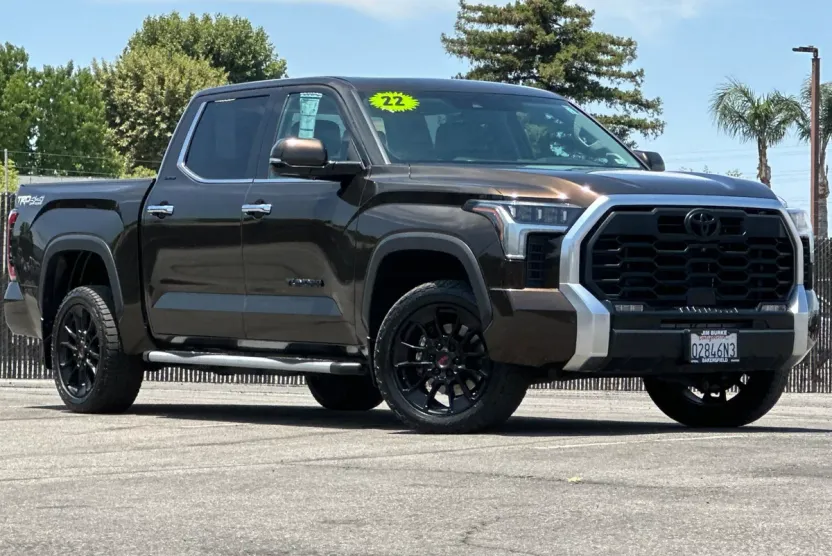 2022 Toyota Tundra Limited photo 1