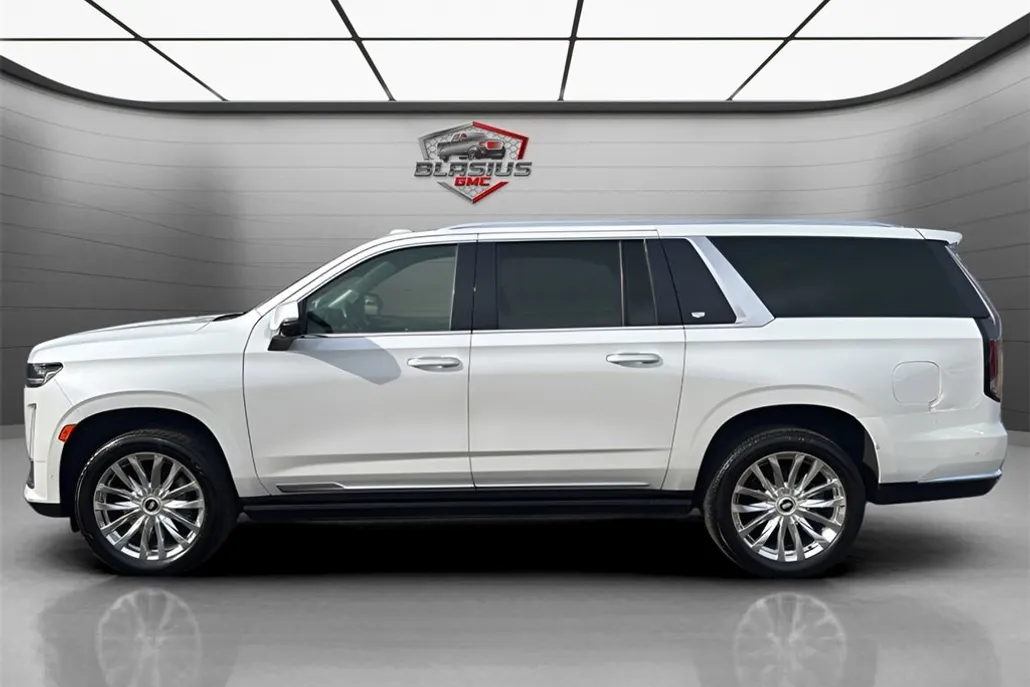 2022 Cadillac Escalade ESV Premium Luxury photo 1