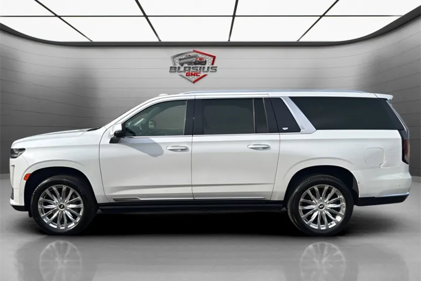 2022 Cadillac Escalade ESV Premium Luxury photo 1