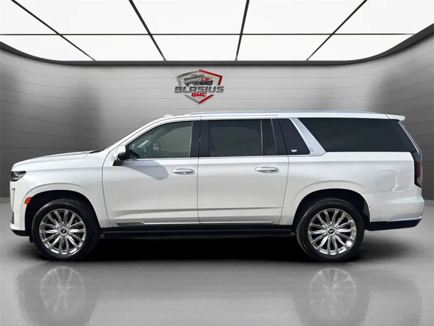 2022 Cadillac Escalade ESV Premium Luxury photo 1
