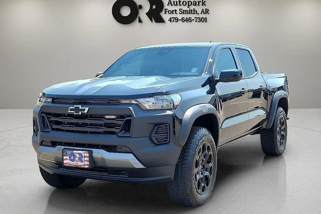 2026 Chevrolet Colorado Trail Boss photo 1