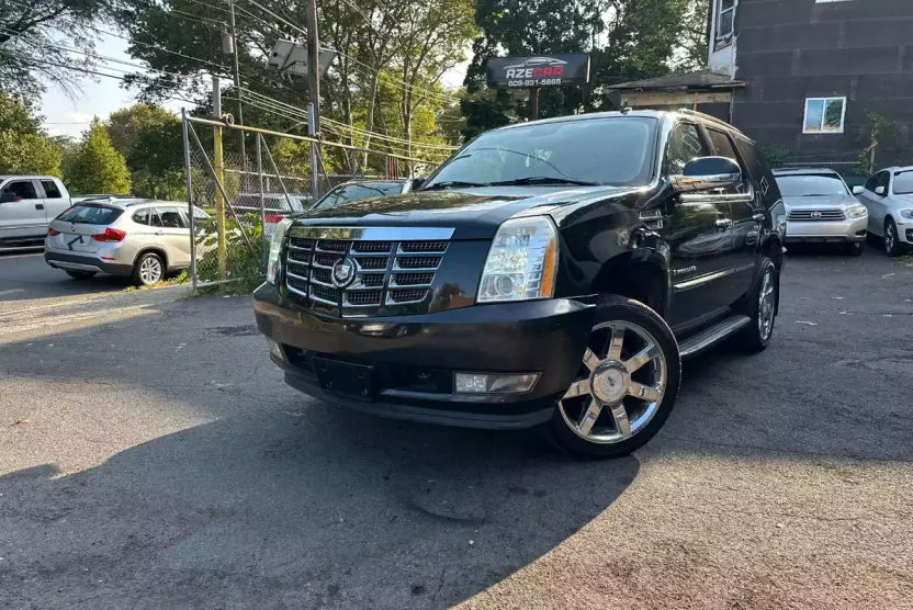 2007 Cadillac Escalade Luxury photo 1
