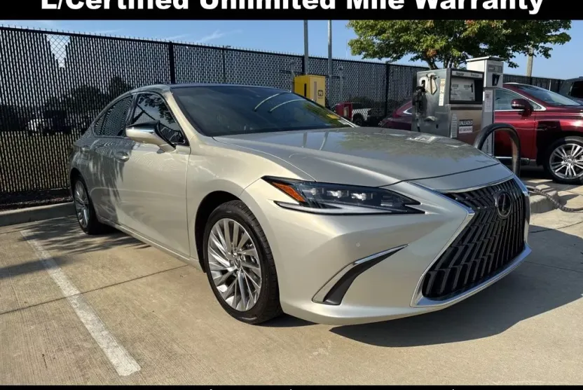 2022 Lexus ES 350 Ultra Luxury photo 1