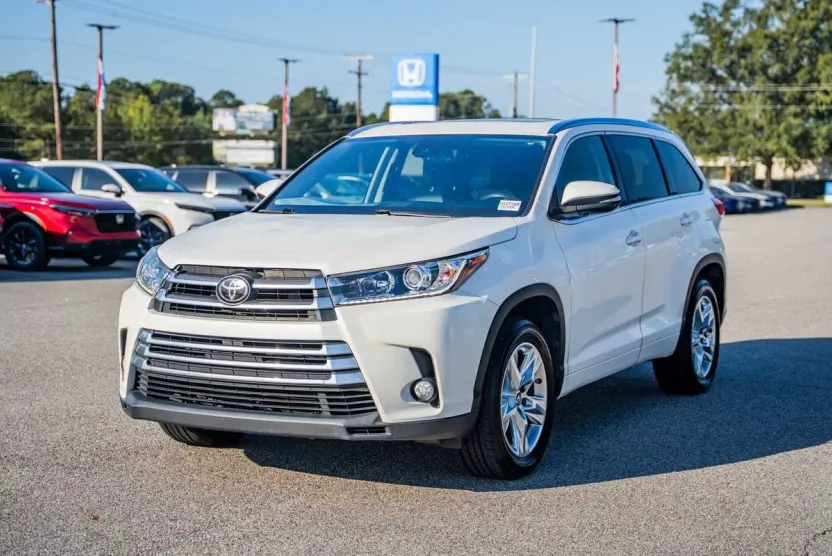 2018 Toyota Highlander Limited photo 1