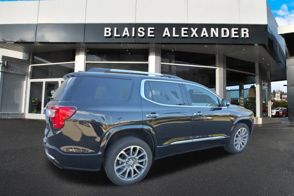 2023 Gmc Acadia Denali photo 1