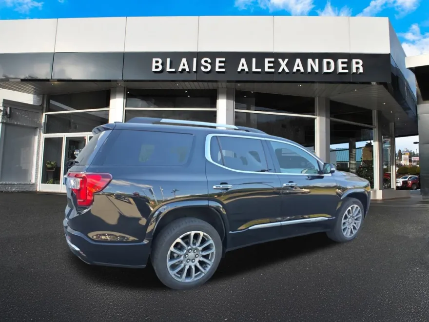 2023 Gmc Acadia Denali photo 1