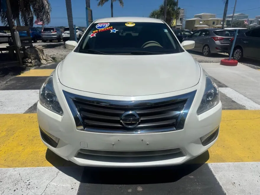 2013 Nissan Altima 2.5 S photo 1