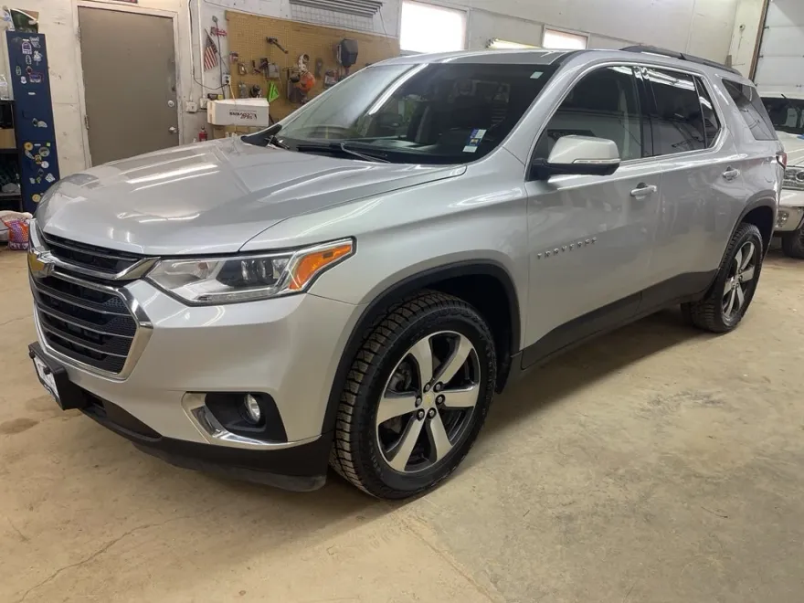 2021 Chevrolet Traverse Leather photo 1