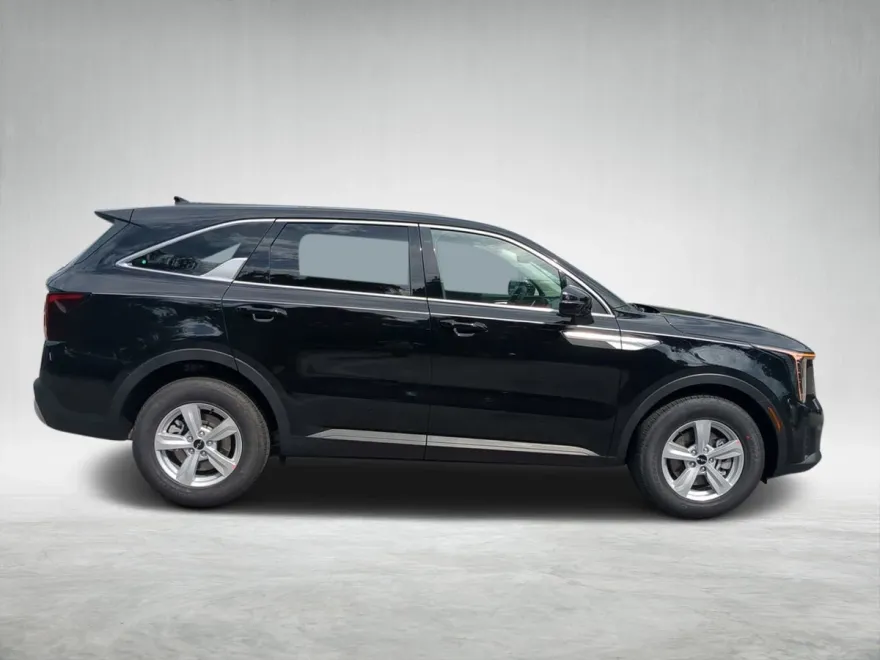 2026 Kia Sorento LX photo 1
