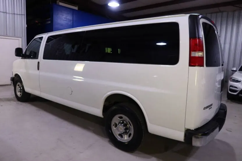 2015 Chevrolet Express LT 3500 photo 1