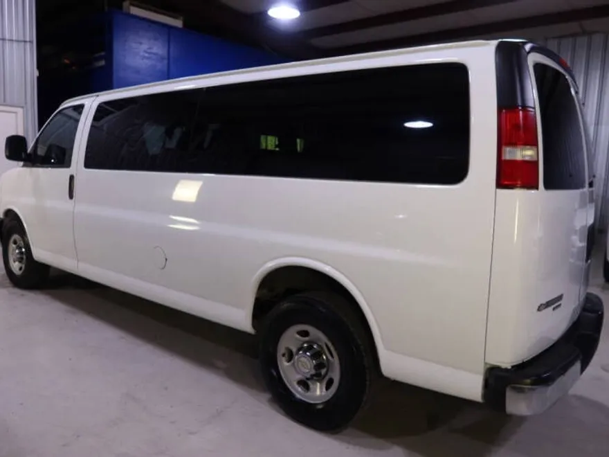 2015 Chevrolet Express LT 3500 photo 1