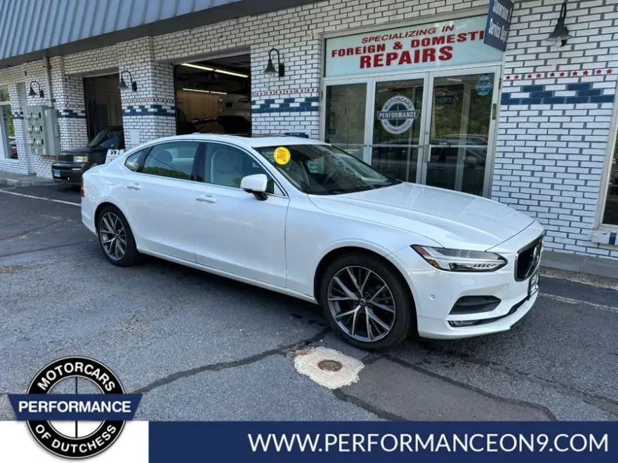 2018 Volvo S90 T5 Momentum photo 1
