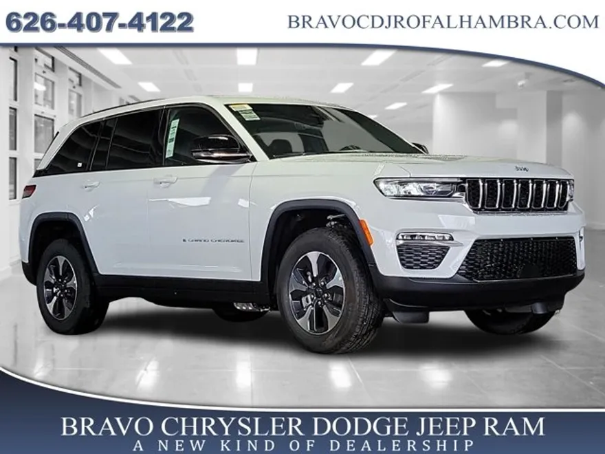 2025 Jeep Cherokee 4xe photo 1