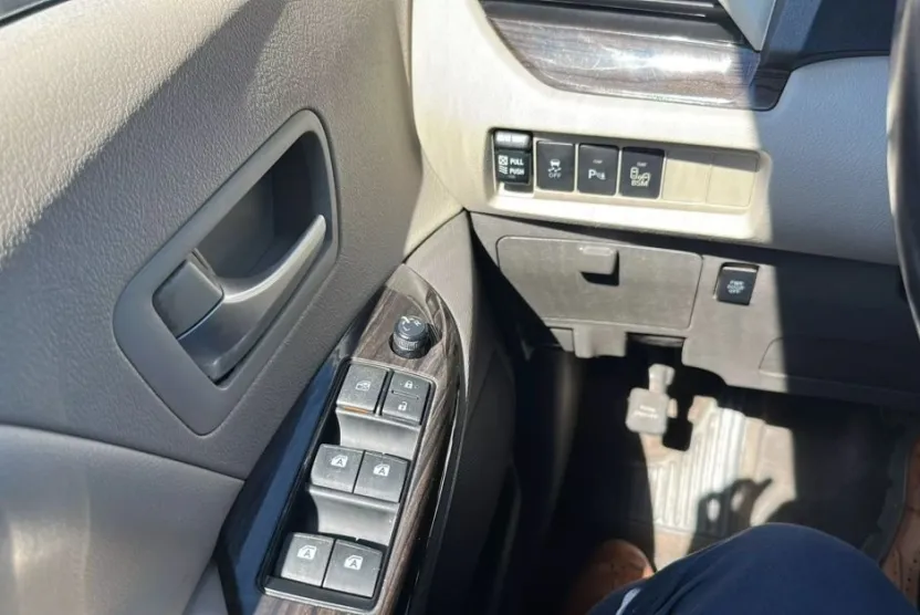 2015 Toyota Sienna XLE photo 1