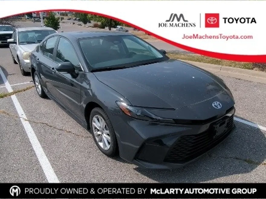 2025 Toyota Camry LE photo 1