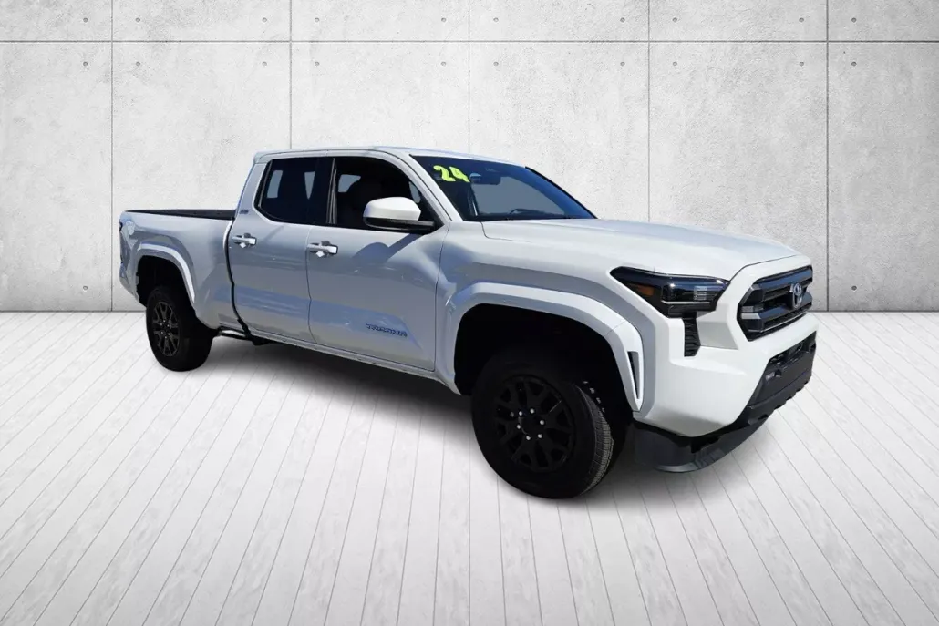 2024 Toyota Tacoma SR5 photo 1