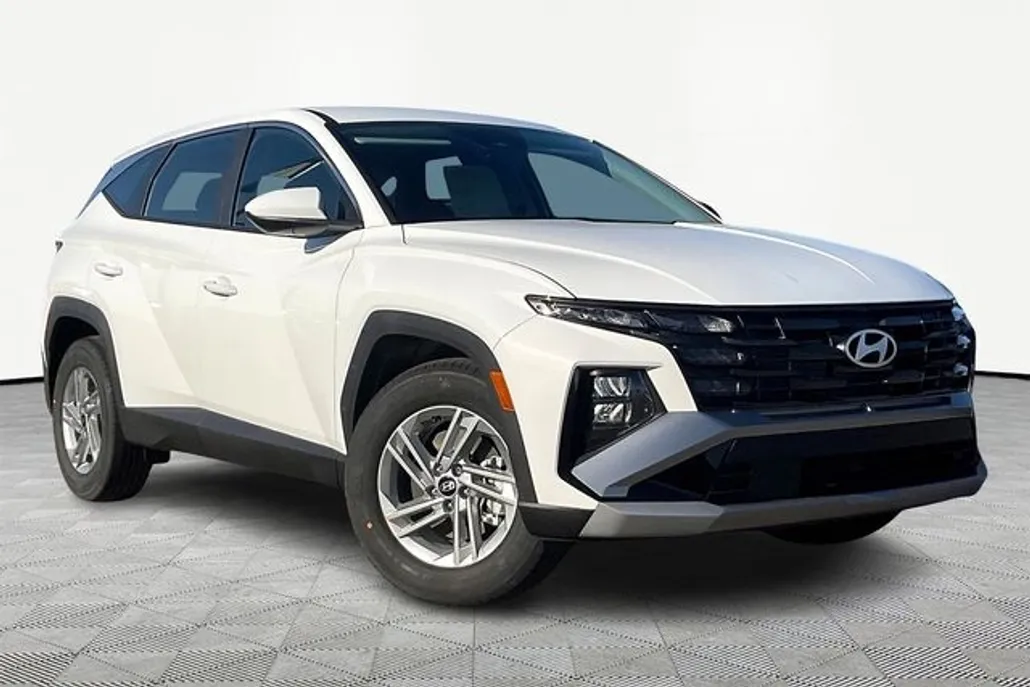 2025 Hyundai Tucson SE photo 1