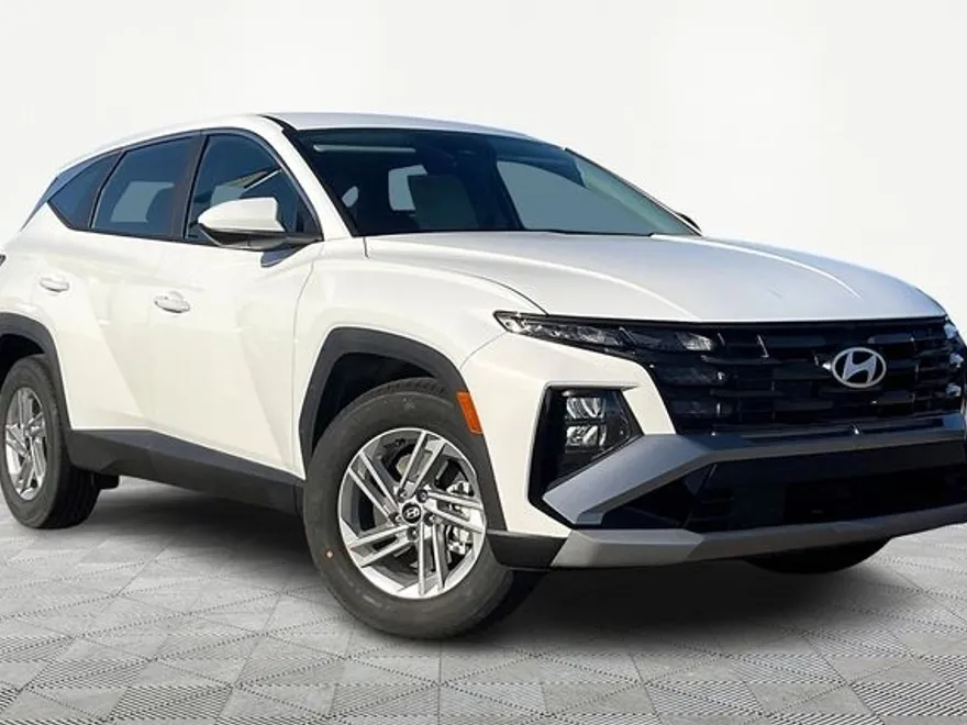 2025 Hyundai Tucson SE photo 1